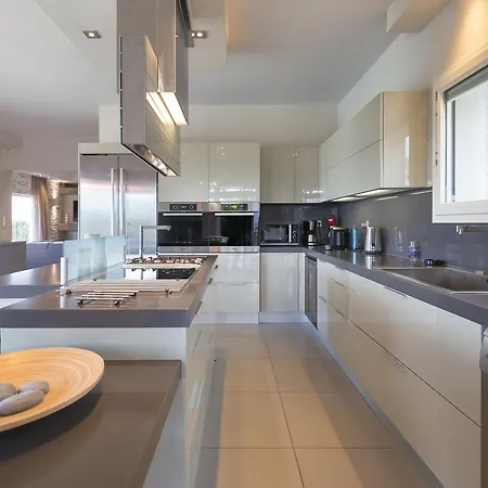 Corfu Luxury Kokkini Vila Kokkínion