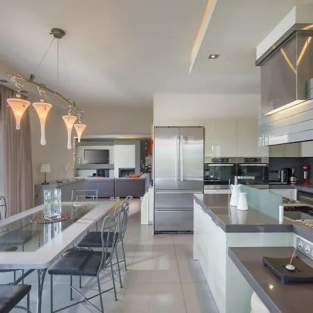 Corfu Luxury Kokkini Vila